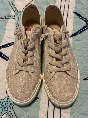 Jellypop Lace-Detail Beige Low Top Sneakers
